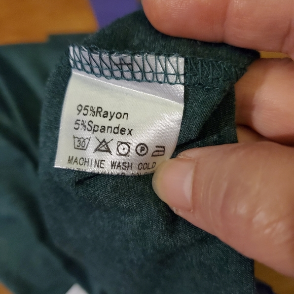 NWT~ Aiyino Fashion-Hooker Green Long Sleeve T-shirt NWT - Picture 4 of 7